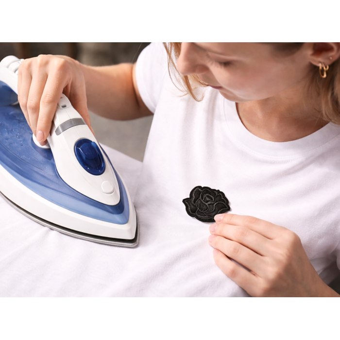 Аппликация для одежды нашивка №132 черная розочка 9шт/4.5х4см