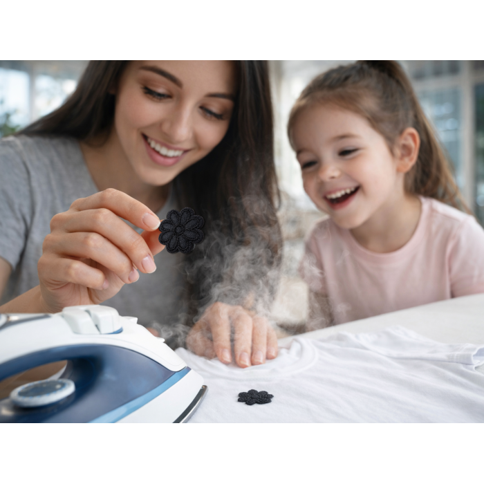 Аппликация для одежды нашивка №141 черная ромашка 9шт/D:3см