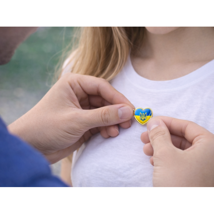 Значок флаг с гербом (сердце) 28х27х10мм