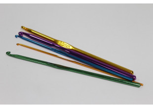 Крючок для вязания металлический цветной 15см