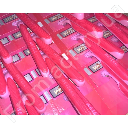 Станки для гоління одноразові пластмасові рожеві WETELL Profissional 24шт/11см
