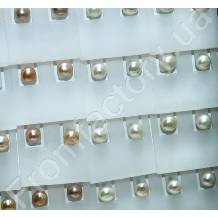 Сережки з натуральними перлами бежеві 2шт/Ø6-8мм